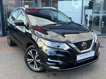 Nissan Qashqai 1.3 DIG-T (160ps) N-Connecta [Glass Roof]