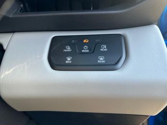 Ford Explorer 5Dr Premium Extended Range 2WD Auto