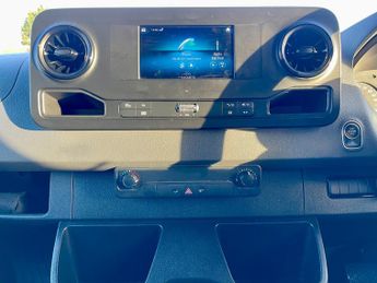 Mercedes-Benz Sprinter 315 CDI 150 L2H2 PROGRESSIVE MWB HIGH ROOF 9G-TRONIC RWD AUTO  (