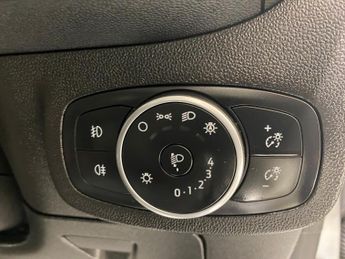 Ford Fiesta 1.0 Turbo EcoBoost (100PS) Automatic Titanium 5dr.