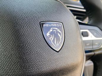 Peugeot 208 50kWh E-Style Auto 5dr (7.4kW Charger)