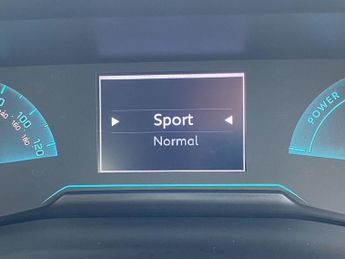 Peugeot 208 50kWh E-Style Auto 5dr (7.4kW Charger)