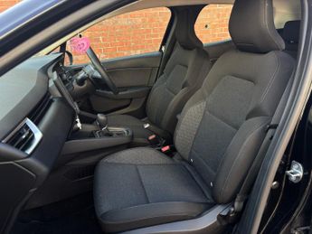 Renault Clio 1.6 E-TECH full hybrid 145 Evolution 5dr Auto