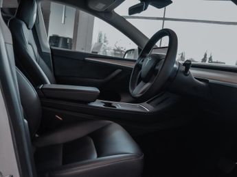 Tesla Model Y Long Range AWD 5dr Auto