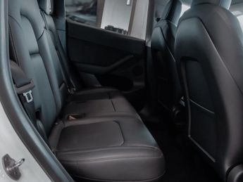 Tesla Model Y Long Range AWD 5dr Auto