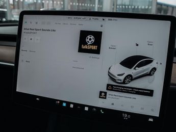 Tesla Model Y Long Range AWD 5dr Auto