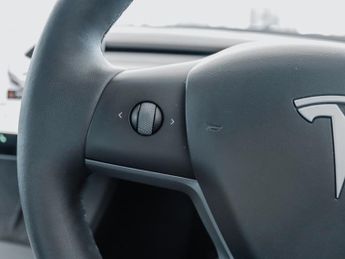 Tesla Model Y Long Range AWD 5dr Auto