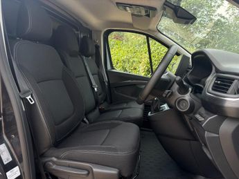 Renault Trafic 1.6 John Cooper Works ALL4 5dr Auto [Chili Pack]