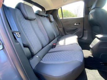 Peugeot 208 50kWh E-Style Auto 5dr (7.4kW Charger)