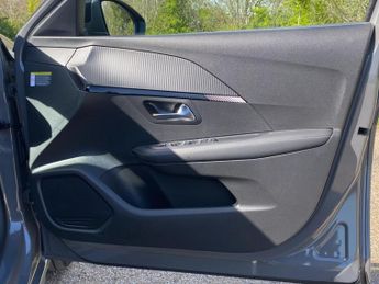 Peugeot 208 50kWh E-Style Auto 5dr (7.4kW Charger)