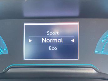 Peugeot 208 50kWh E-Style Auto 5dr (7.4kW Charger)