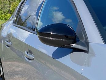 Peugeot 208 50kWh E-Style Auto 5dr (7.4kW Charger)