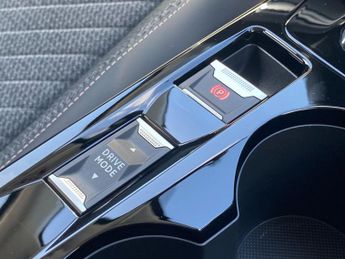Peugeot 208 50kWh E-Style Auto 5dr (7.4kW Charger)