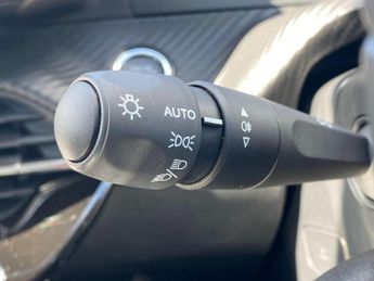 Peugeot 208 50kWh E-Style Auto 5dr (7.4kW Charger)