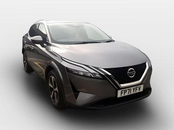 Nissan Qashqai 1.3 DIG-T (160ps) N-Connecta with Glass Roof