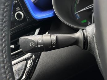 Toyota C-HR 1.8 Hybrid Dynamic 5dr CVT
