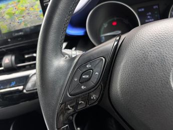 Toyota C-HR 1.8 Hybrid Dynamic 5dr CVT