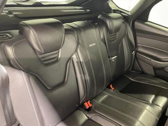 Ford Focus 2.0 Turbo EcoBoost (250PS) 6 spd ST-3 5dr