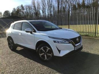 Nissan Qashqai 1.3 DIG-T (140ps) N-Connecta with Glass Roof