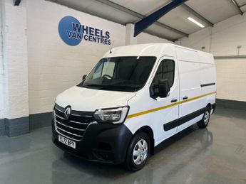 Renault Master 2.3 dCi 35 Business+ FWD MWB Medium Roof Euro 6 4dr