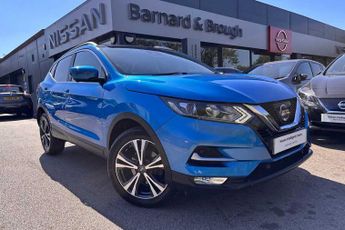 Nissan Qashqai 1.2 DIG-T N-Connecta with Glass Roof