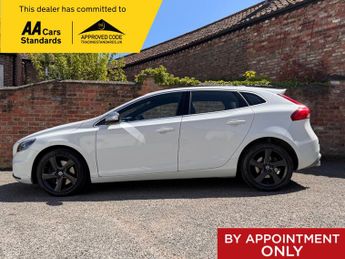 Volvo V40 T3 R-DESIGN LUX NAV