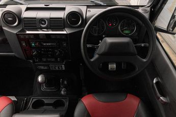 Land Rover Defender 2.2 TDCi Adventure 4WD MWB Euro 5 5dr