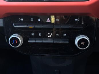 Dacia Spring 27kWh Expression 65 48kW 5dr Auto