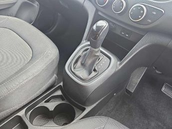 Hyundai i10 1.2 SE 5dr Auto