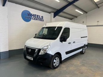 Nissan Interstar 2.3 dCi 33 Acenta FWD L2 H2 Euro 6 4dr