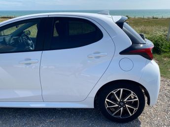 Toyota Yaris 1.5 VVT-h Design E-CVT Euro 6 (s/s) 5dr