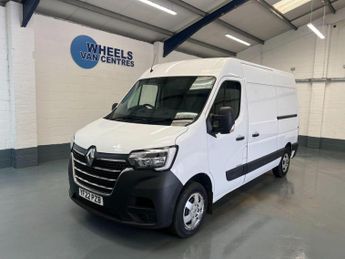 Renault Master 2.3 dCi 35 Business+ FWD MWB Medium Roof Euro 6 4dr