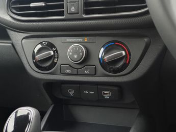 Hyundai i10 1.0 [63] Advance 5dr Auto [Nav]