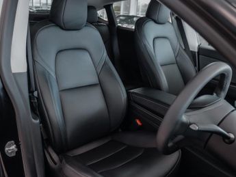Tesla Model Y Long Range AWD 5dr Auto