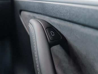 Tesla Model Y Long Range AWD 5dr Auto