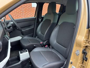 Dacia Spring 27kWh Extreme 65 48kW 5dr Auto