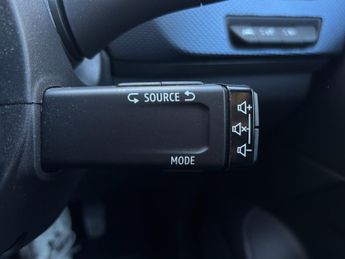 Renault Arkana 1.6 E-TECH Hybrid 145 Iconic 5dr Auto