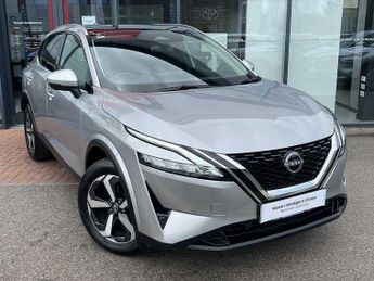 Nissan Qashqai 1.3 DIG-T (160ps) N-Connecta [Glass Roof]