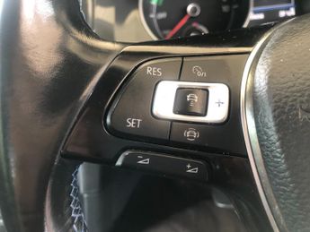 Volkswagen Golf 99kW e-Golf 35kWh 5dr Auto