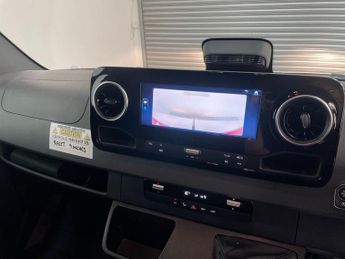 Mercedes-Benz Sprinter 315 Progressive L3 H2 LWB RWD 2.0l Cdi