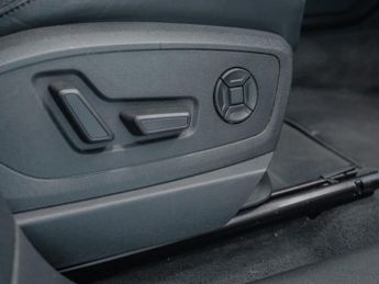 Audi E-tron 300kW 55 Quattro 95kWh S Line 5dr Auto
