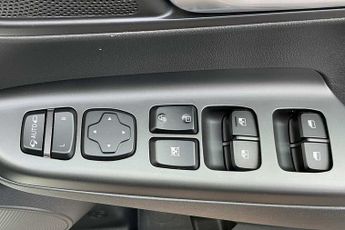 Hyundai Kona Electric SUV E (204ps) Premium 64kWh 7kW OBC