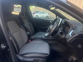 Renault Clio 1.6 E-TECH Hybrid 140 Lutecia SE 5dr Auto