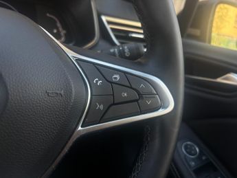 Renault Clio 1.6 E-TECH Hybrid 140 Lutecia SE 5dr Auto