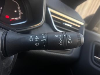 Renault Clio 1.6 E-TECH Hybrid 140 Lutecia SE 5dr Auto