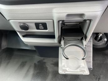 Ford Transit Custom 320 SWB Limited 65kWh 100kw / 136PS Auto