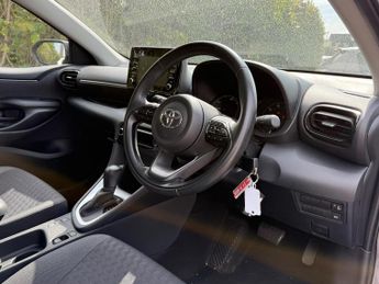 Toyota Yaris 1.5 VVT-h Icon E-CVT Euro 6 (s/s) 5dr