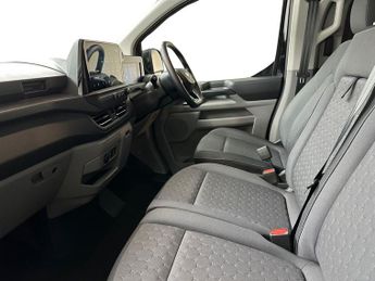 Ford Transit Custom 320 LWB Limited 65kWh 100kw 136PS RWD D/Cab Auto