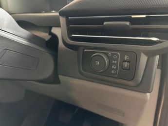 Ford Transit Custom 320 LWB Limited 65kWh 100kw 136PS RWD D/Cab Auto