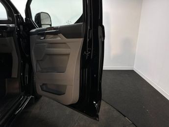 Ford Transit Custom 320 LWB Limited 65kWh 100kw 136PS RWD D/Cab Auto